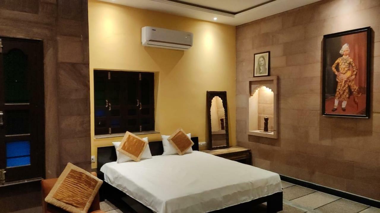 Jodhpur Palace Guest House ภายนอก รูปภาพ